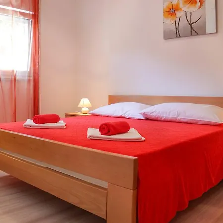 Апартаменти Natalia Пула